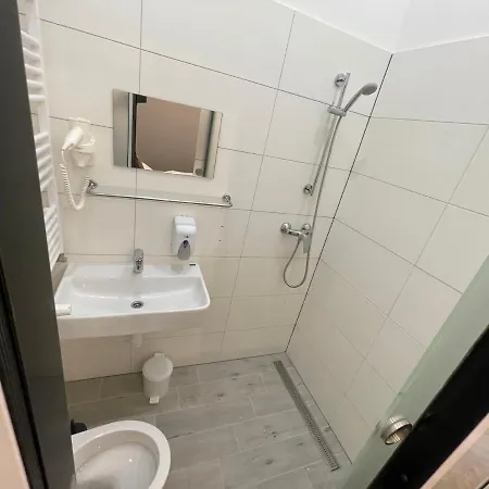 W19 Δωμάτια σε οικογενειακή κατοικία Μίσκολτς