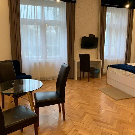 W19 Homestay *